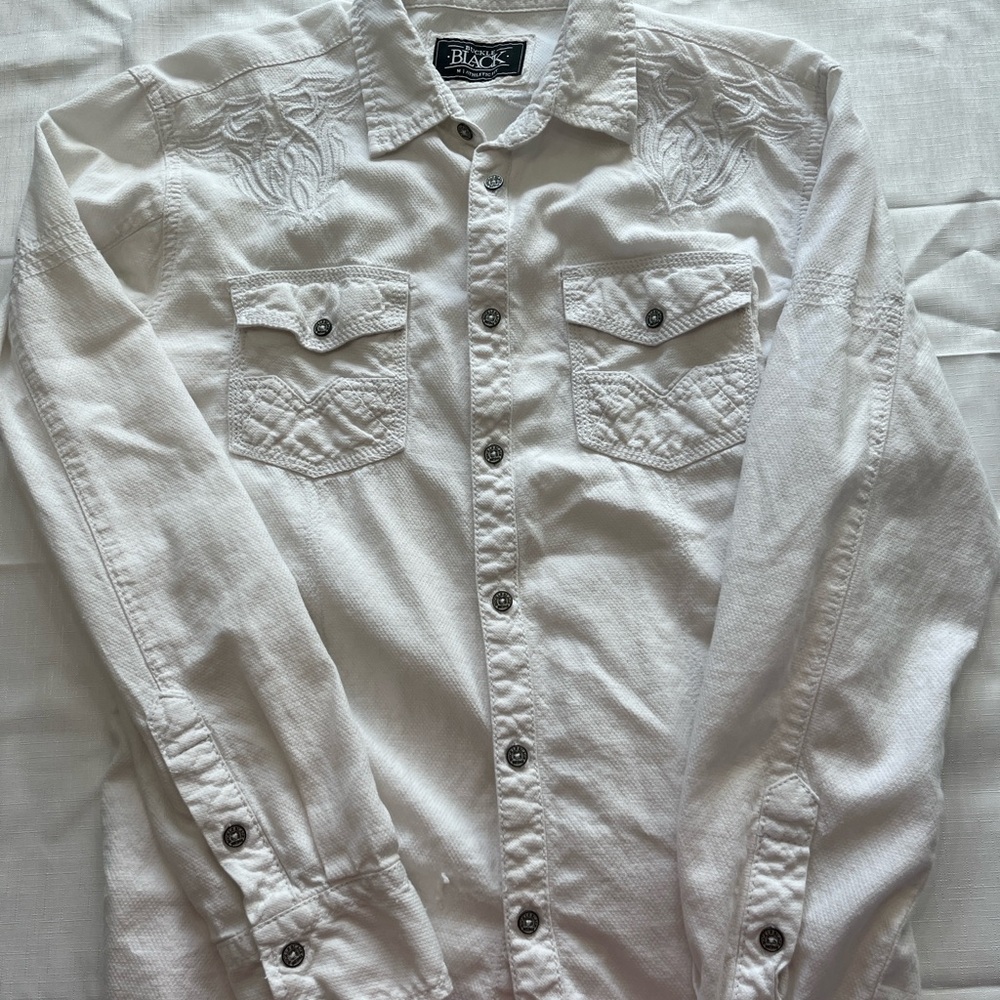 Buckle Black Brand White Casual Button Down Shirt Size Medium Athletic Fit